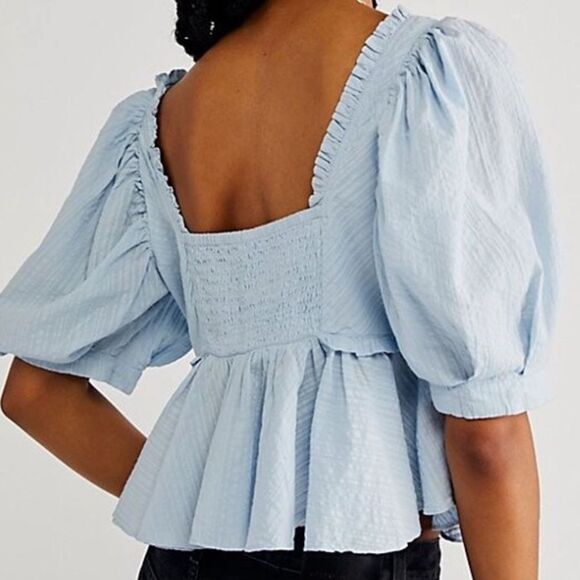 FREE PEOPLE LEAVE IT TO ME TOP CROPPED WITH PLEATING AT THE BOTTOM NWOT - Picture 2 of 7